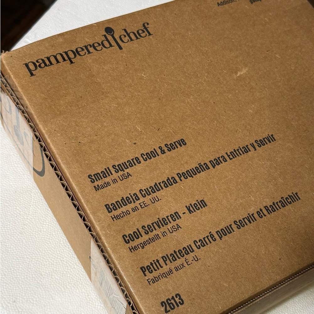 PAMPERED CHEF SMALL SQUARE COOL & SERVE new in box never opened